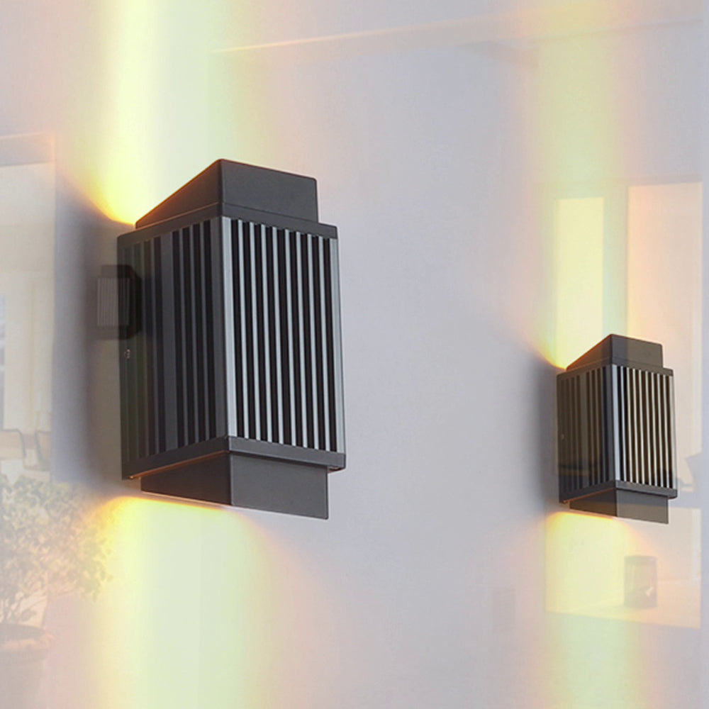 Ray Modern Round/Rectangular Metal/Acrylic Outdoor Wall Lamp, Black - Neutralighting