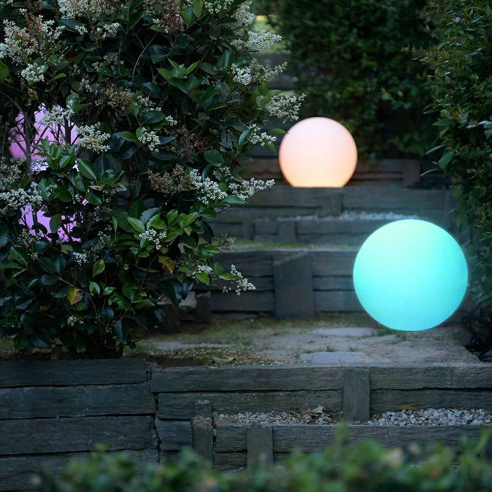 Ray Minimalist Globe LED Outdoor Light, Resin, White - Neutralighting