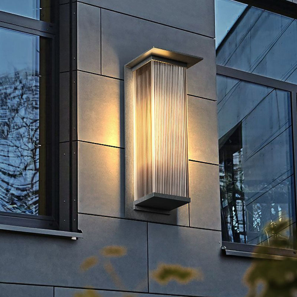 Ray Modern Rectangular Metal Outdoor Wall Lamp, Black - Neutralighting
