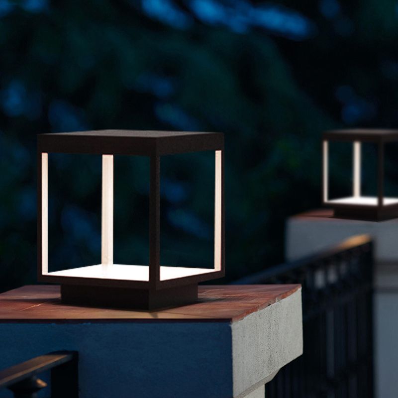 Ray Modern Rectangular Metal LED Outdoor Light Post - Neutralighting