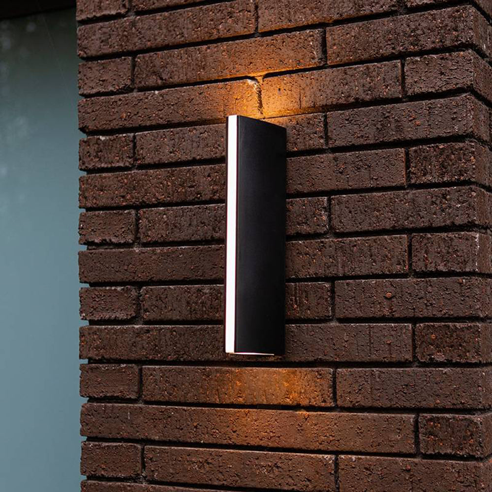 Ray Modern Triangular Prism Metal Outdoor Wall Lamp, Black/Silver - Neutralighting