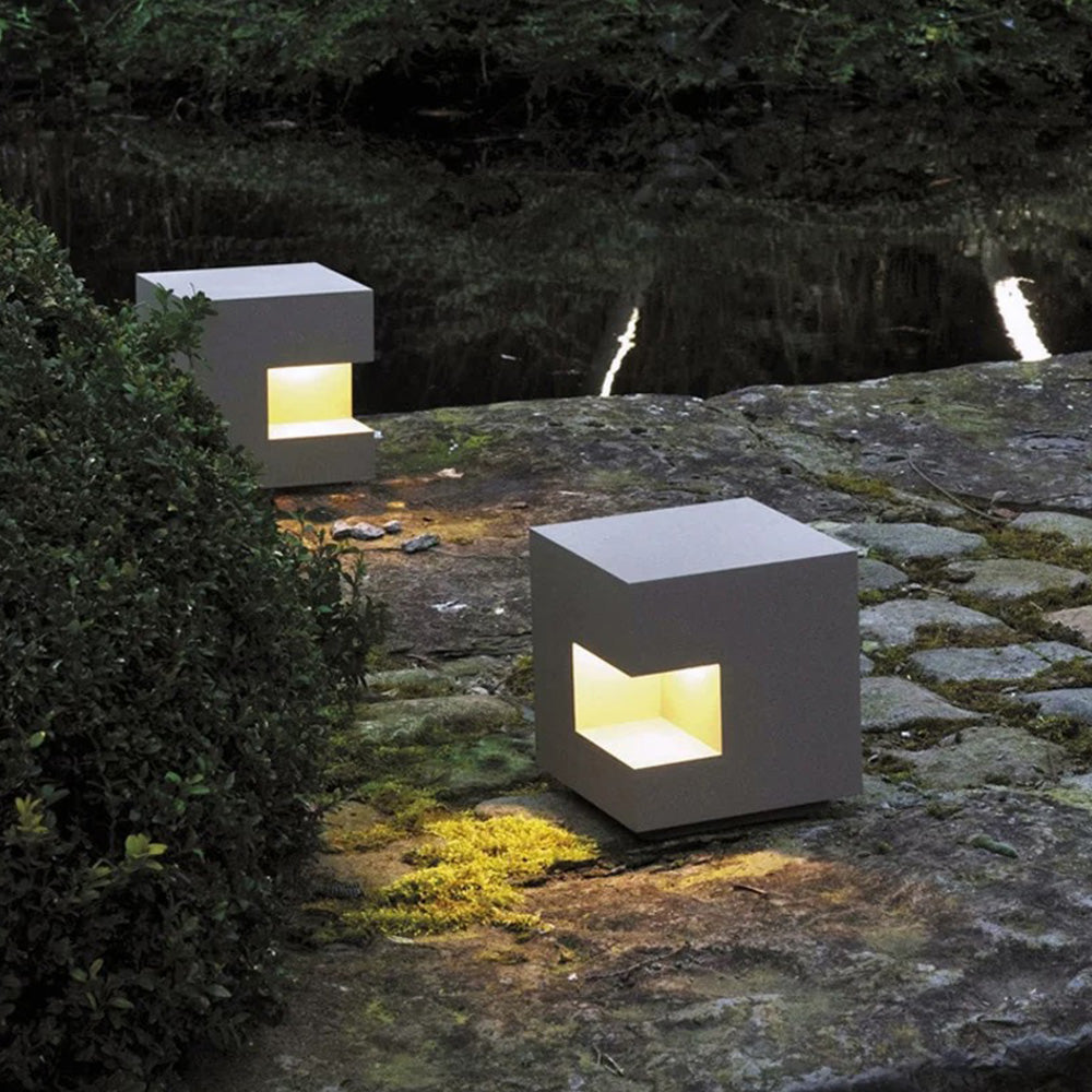 Ray Simple Cube Solar/Rechargeable Metal Floor Lamp, Black - Neutralighting