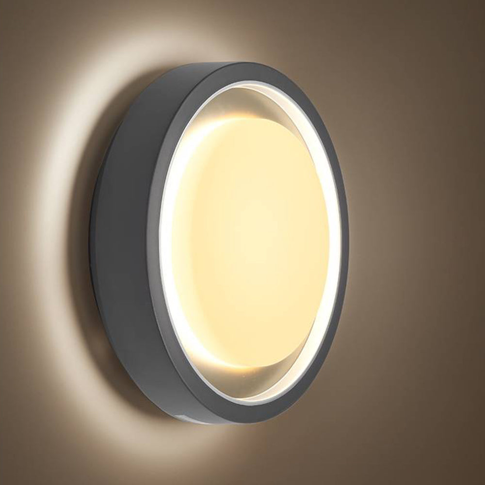 Ray Modern Circular Disc Shape Metal Outdoor Wall Lamp, Black - Neutralighting
