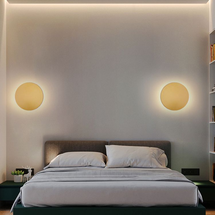 Arisha Minimalist Round Wall Mounted Lamp, Metal, Bedside/Living Room - Neutralighting