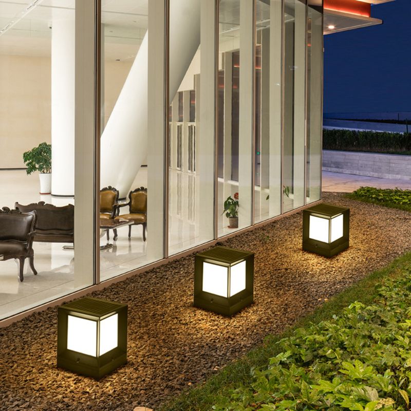 Ray Modern Simple Rectangle Metal Outdoor Floor Lamp, Black - Neutralighting