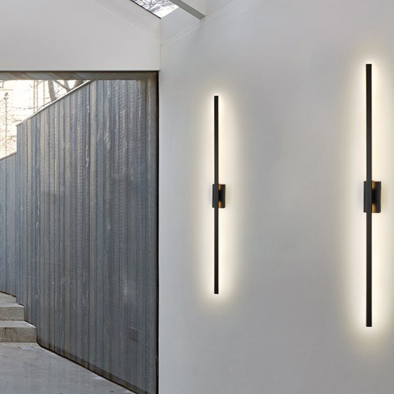 Arisha Minimalist Bar Black Metal Wall Lamp - Neutralighting