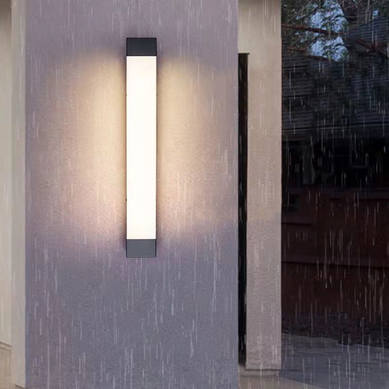 Ray Minimalist Linear Metal Outdoor Wall Lamp, Black - Neutralighting