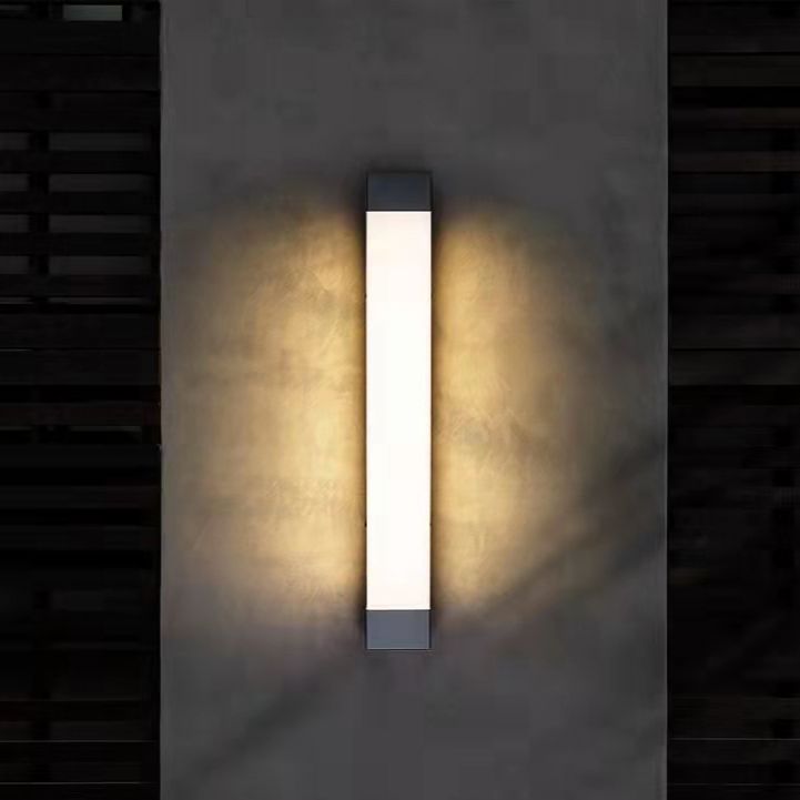 Ray Minimalist Linear Metal Outdoor Wall Lamp, Black - Neutralighting