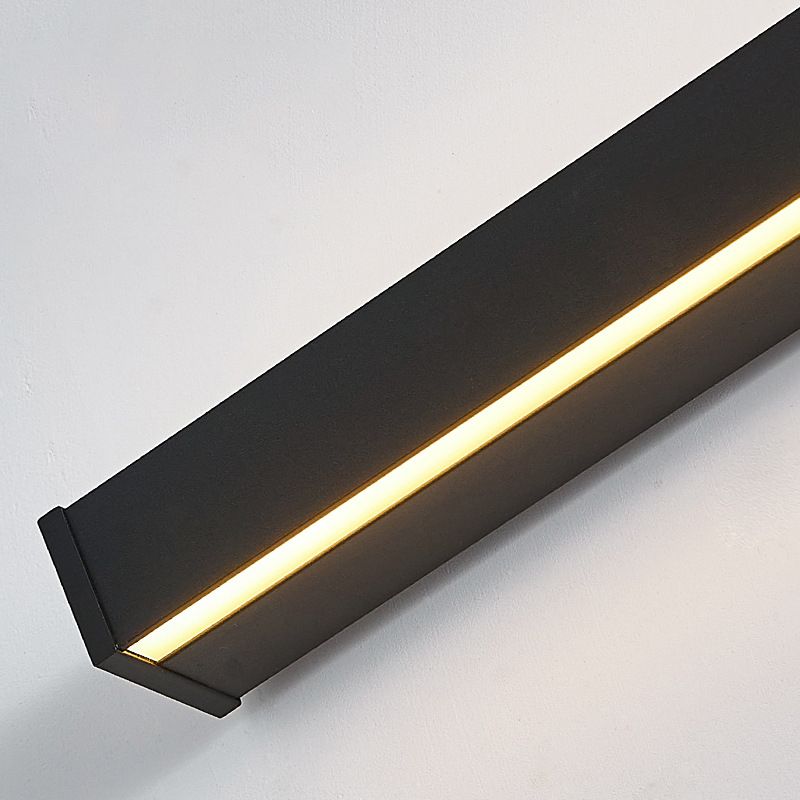 Arisha Minimalist Black Bar Mirror Front Vanity Wall Lamp, Metal/Acrylic - Neutralighting