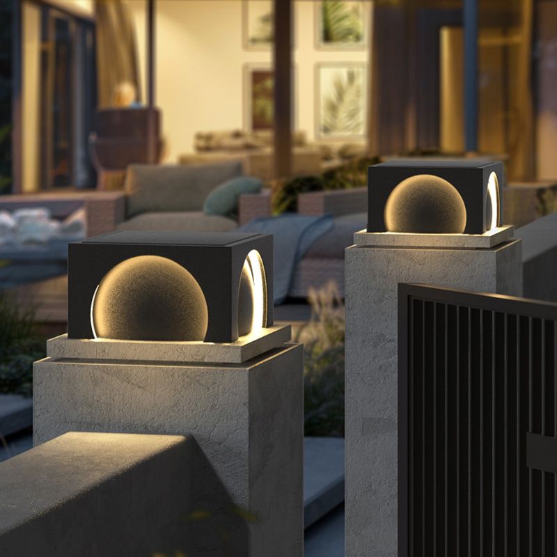 Ray Modern Rectangular Metal Outdoor Lamps Post, Black - Neutralighting