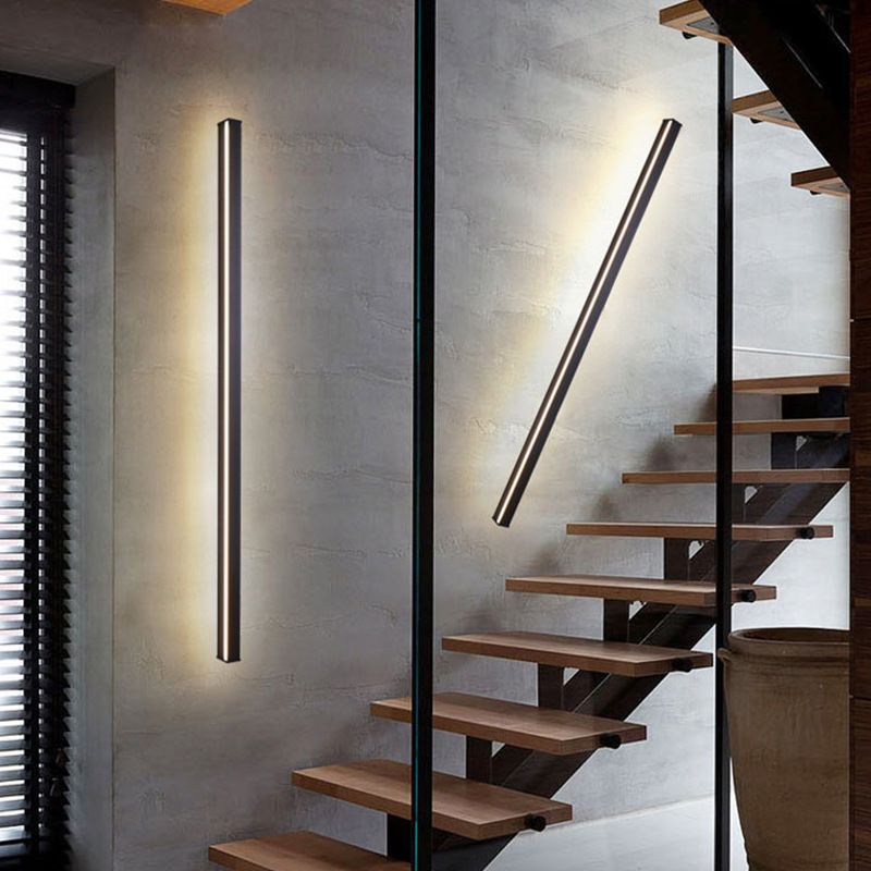 Arisha Minimalist Black Bar Mirror Front Vanity Wall Lamp, Metal/Acrylic - Neutralighting