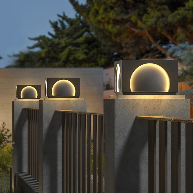 Ray Modern Rectangular Metal Outdoor Lamps Post, Black - Neutralighting