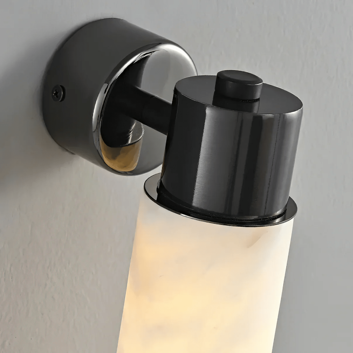 Eurthaeth Alabaster Brass Wall Light - Neutralighting