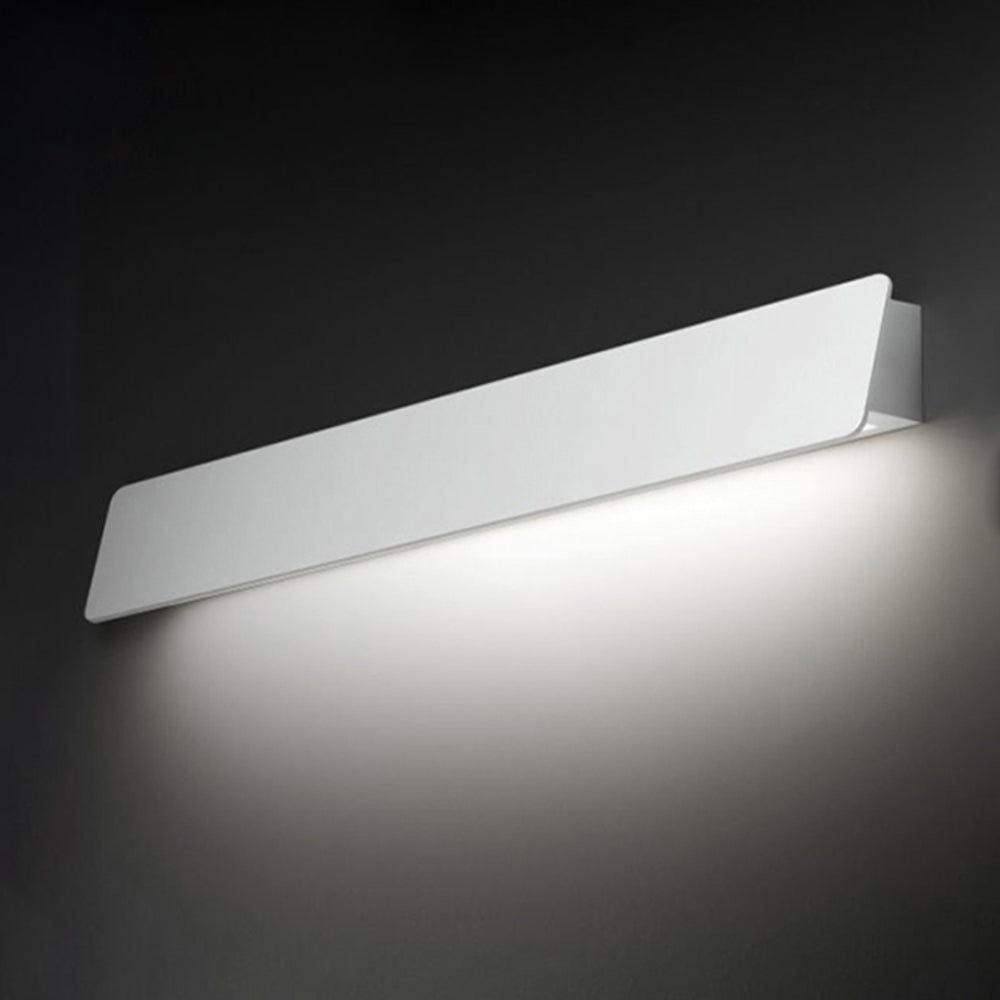 Ray Industrial Linear Metal Outdoor Wall Lamp, Black/White - Neutralighting