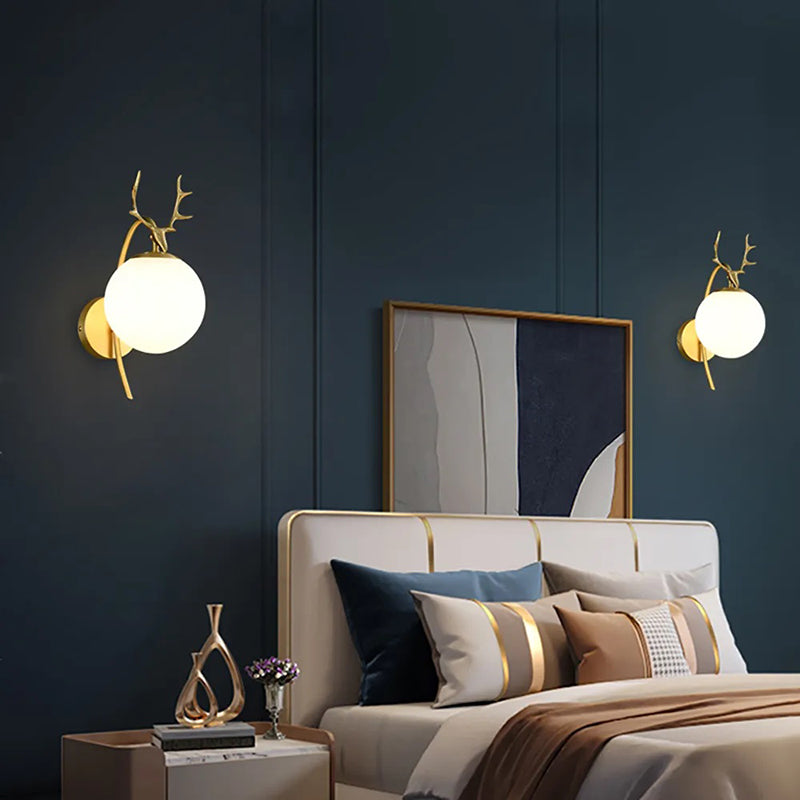 Valentina Modern Art-Deco Deer Bedside Wall Lamp, Black/Gold - Neutralighting