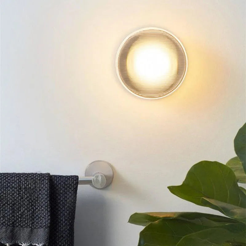 Arisha Modern Mini Bowl Metal Wall Lamp, Black/Gold - Neutralighting