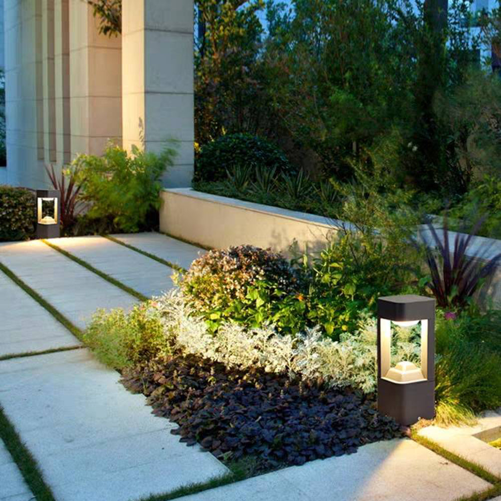Ray Contemporary Metal Triangular Hollow Outdoor Path Light, Black - Neutralighting
