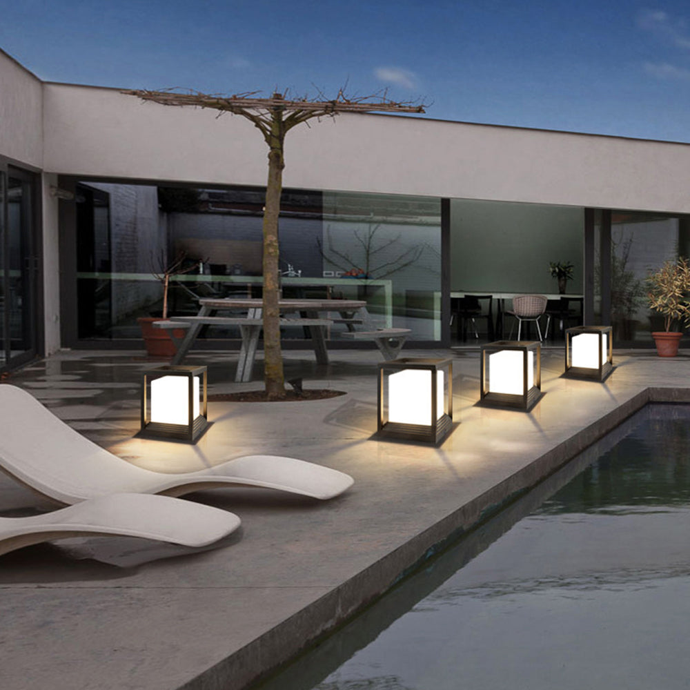 Ray Modern Rectangular Metal Outdoor Lamps, Black - Neutralighting