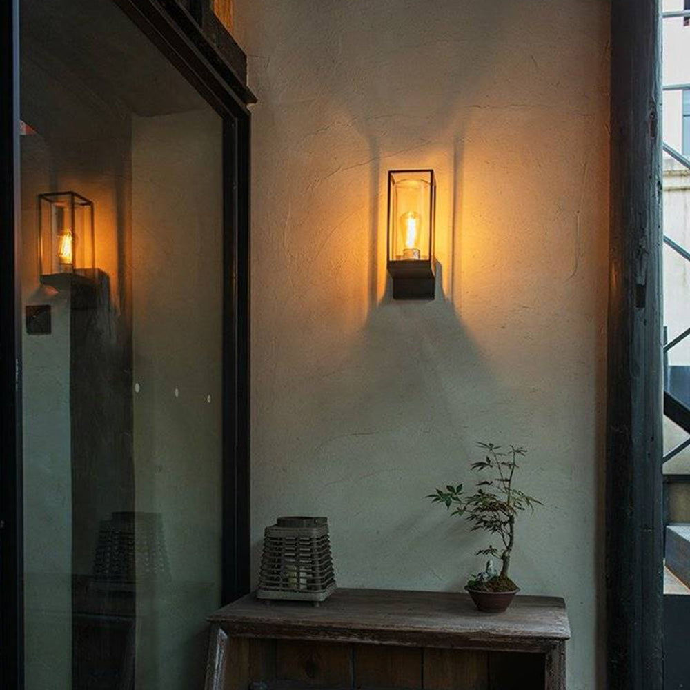 Ray Modern Rectangular Metal Outdoor Wall Lamp, Black - Neutralighting