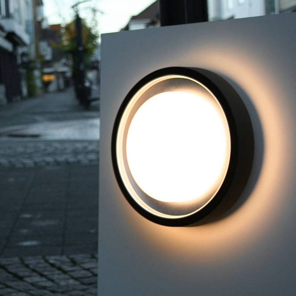 Ray Modern Circular Disc Shape Metal Outdoor Wall Lamp, Black - Neutralighting