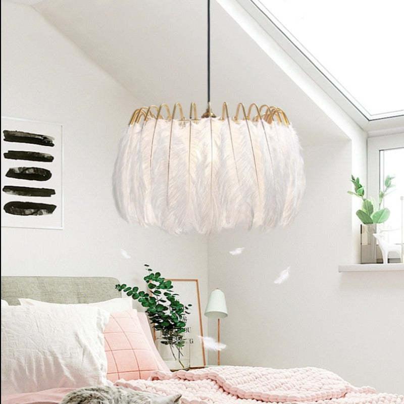 O'Moore Elegant Feather Pendant Light, Black/White, Bedroom/Living Room - Neutralighting