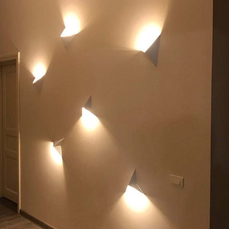 Calno Metal Modern LED Wall lamps for Bedroom, Triangle - Neutralighting