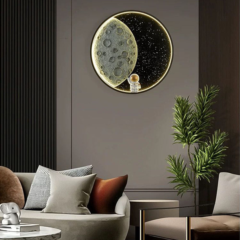 Aria Astronaut Round Moon Black Wall Lamp, Metal - Neutralighting