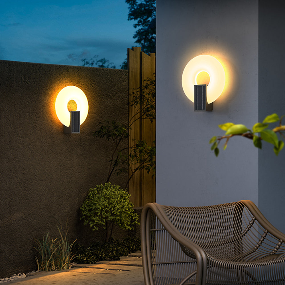 Ray Modern Metal/Acrylic Solar Waterproof Outdoor Wall Lamp, Black/White - Neutralighting