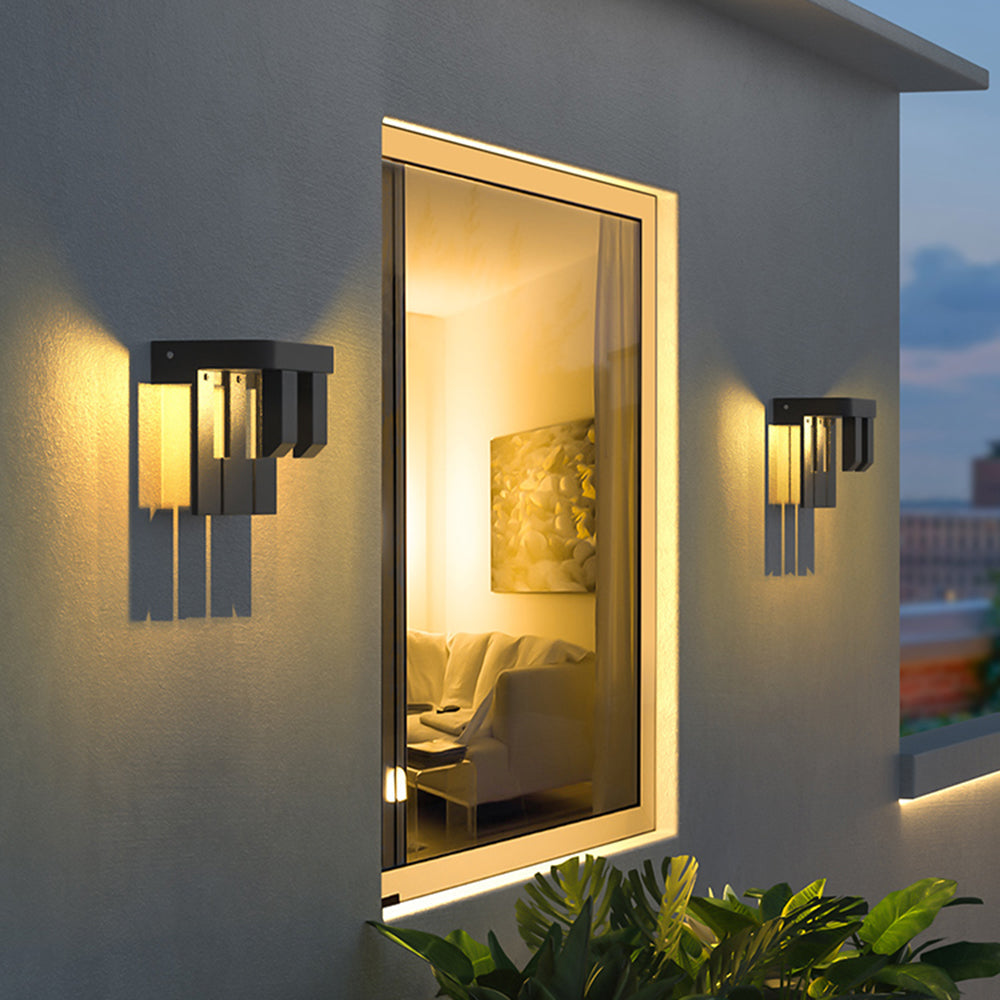 Ray Modern Minimallist Metal Solar Outdoor Garden/Yard Wall Lamp, Black - Neutralighting
