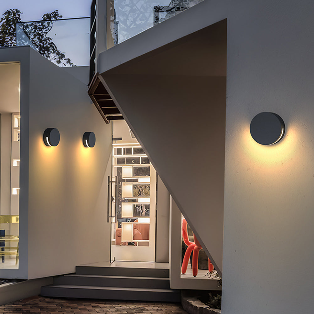 Ray Modern Minimalist Round Metal/Glass Waterproof Outdoor Wall Lamp, Black - Neutralighting