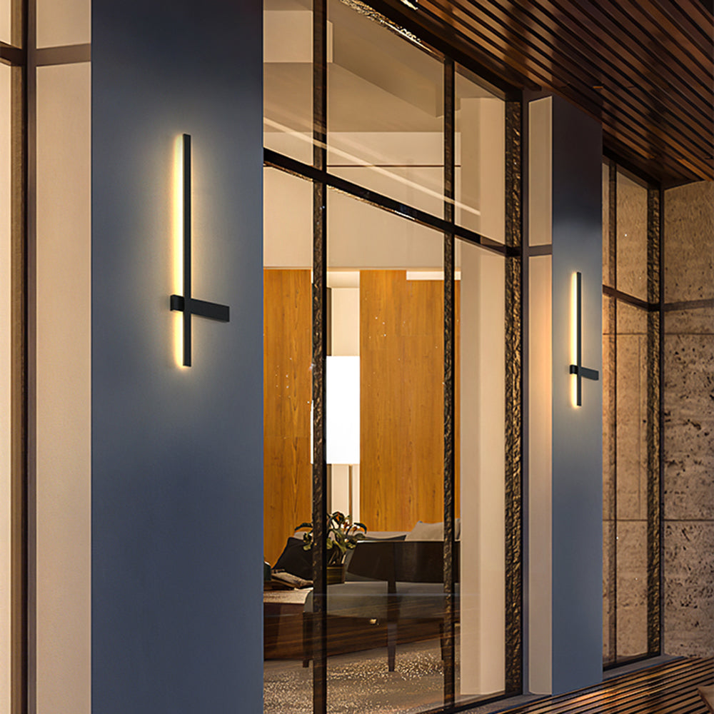 Ray Minimalist Duo-Linear Outdoor Wall Lamp, Black - Neutralighting