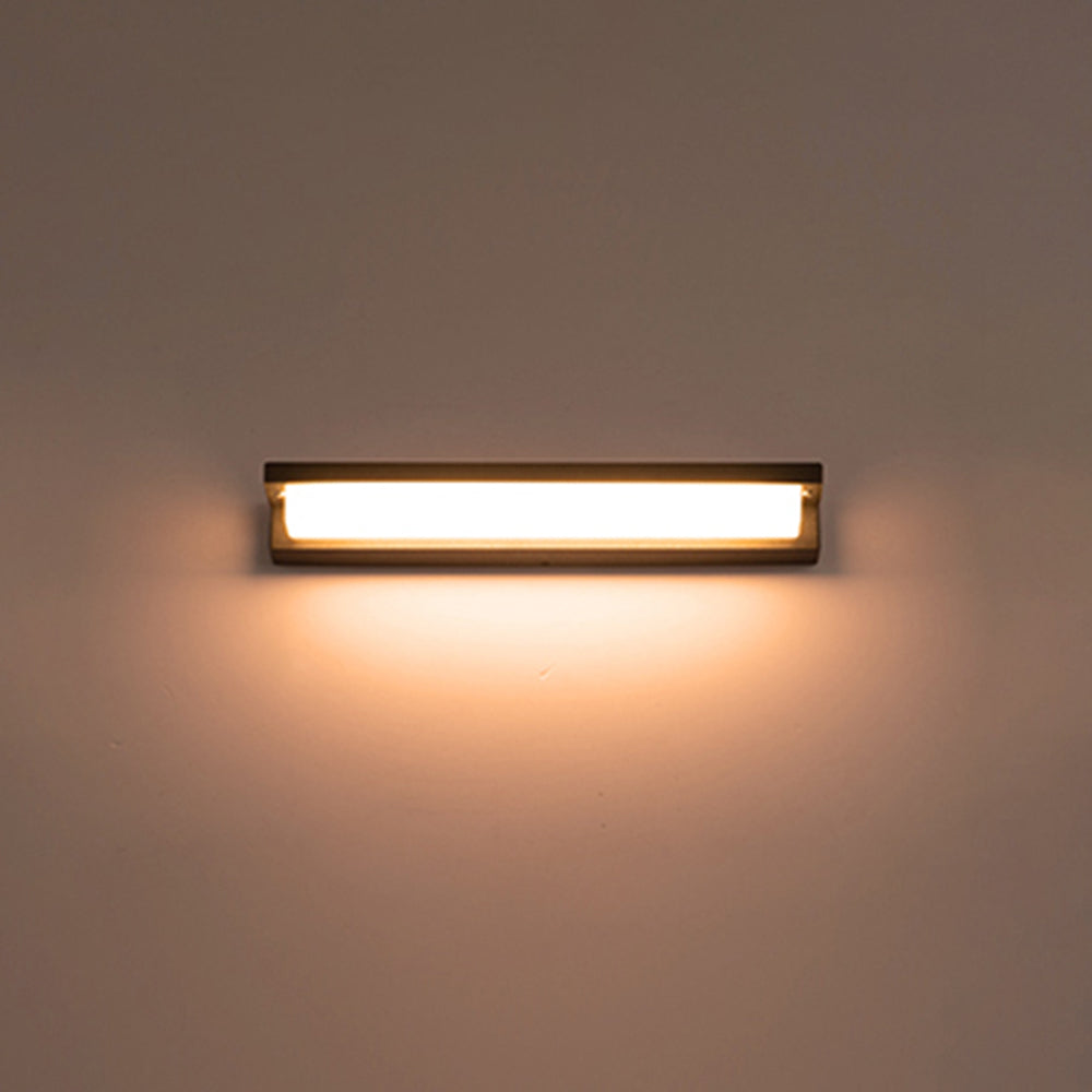 Ray Modern Rectangular Metal/Acrylic Outdoor Solar Wall Lamp, Black - Neutralighting