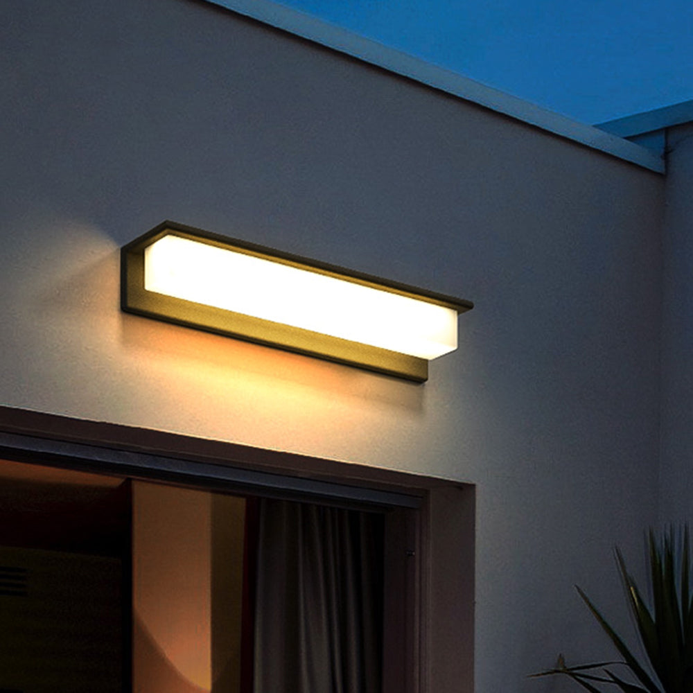 Ray Modern Rectangular Metal/Acrylic Outdoor Solar Wall Lamp, Black - Neutralighting