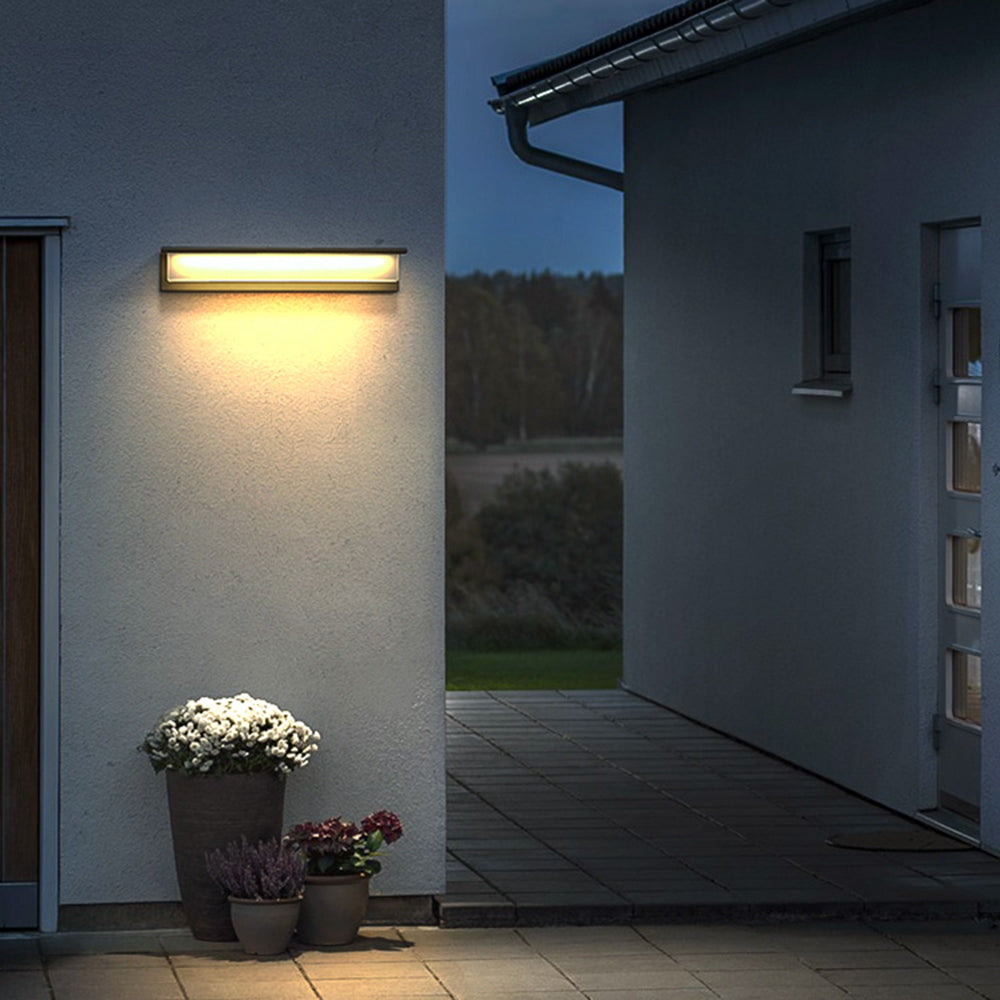 Ray Modern Rectangular Metal/Acrylic Outdoor Solar Wall Lamp, Black - Neutralighting