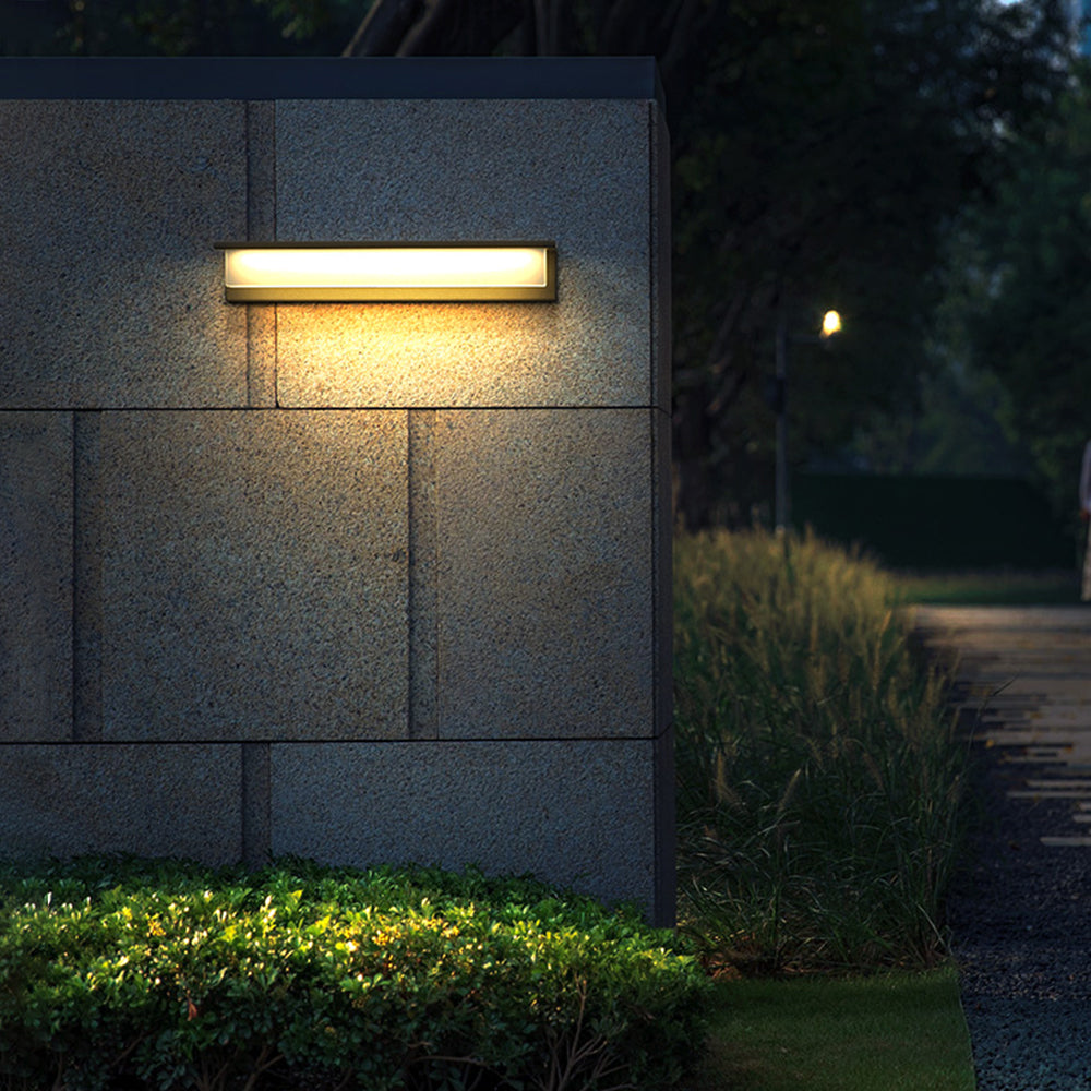 Ray Modern Rectangular Metal/Acrylic Outdoor Solar Wall Lamp, Black - Neutralighting