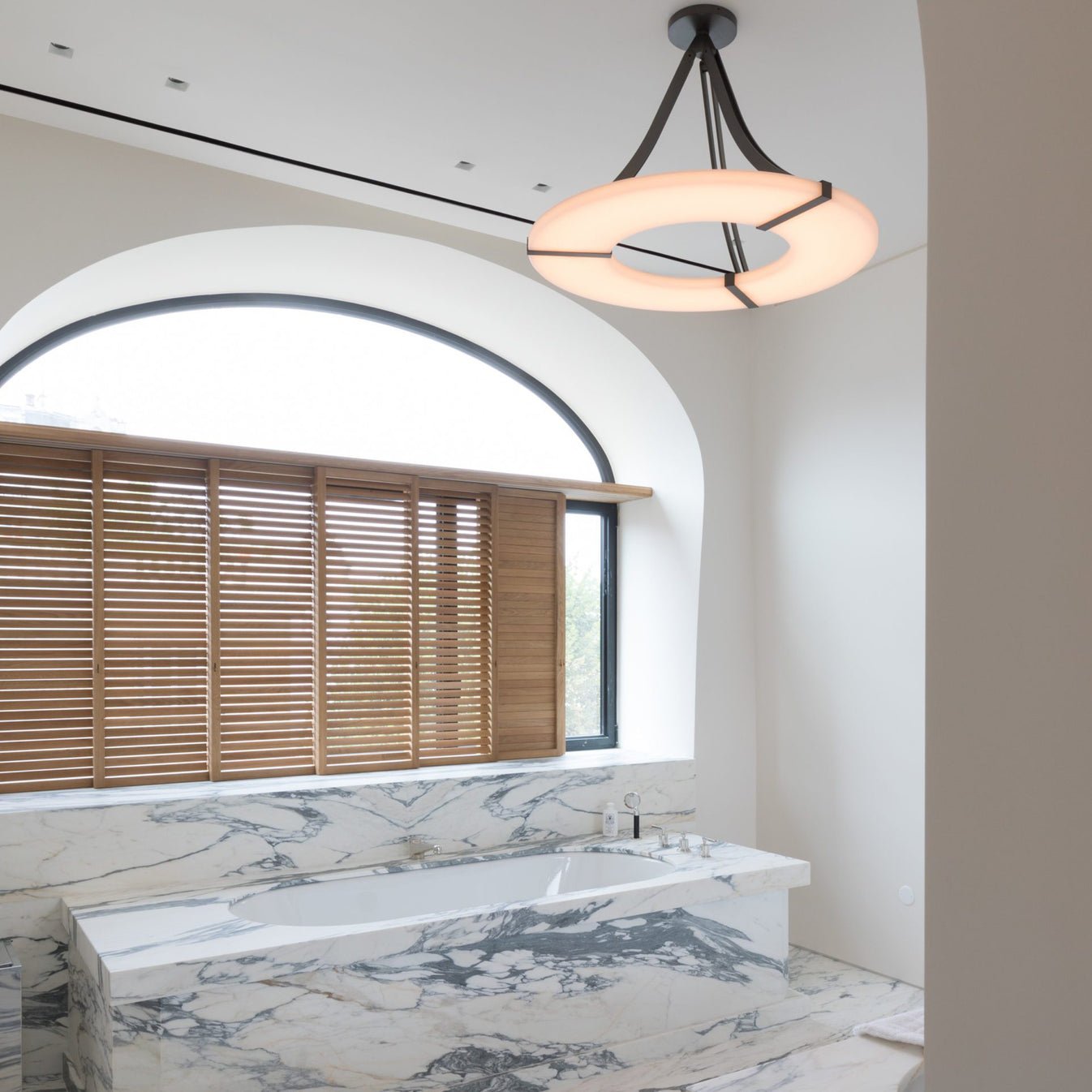 Althea Alabaster Ring Pendant Light Chandelier - Neutralighting