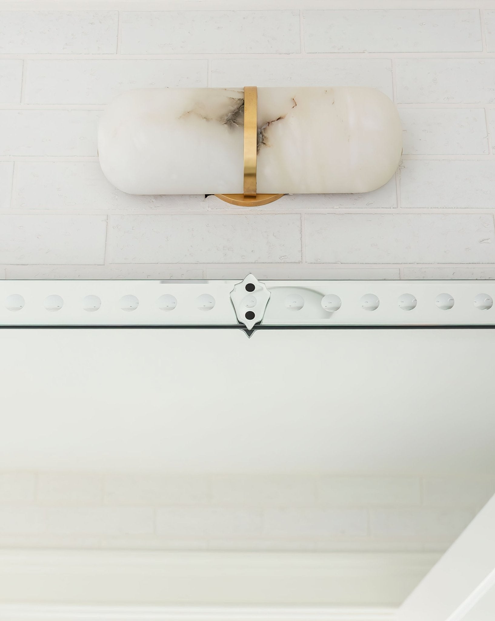 Vitheion Minimalist Alabaster Wall Light - Neutralighting