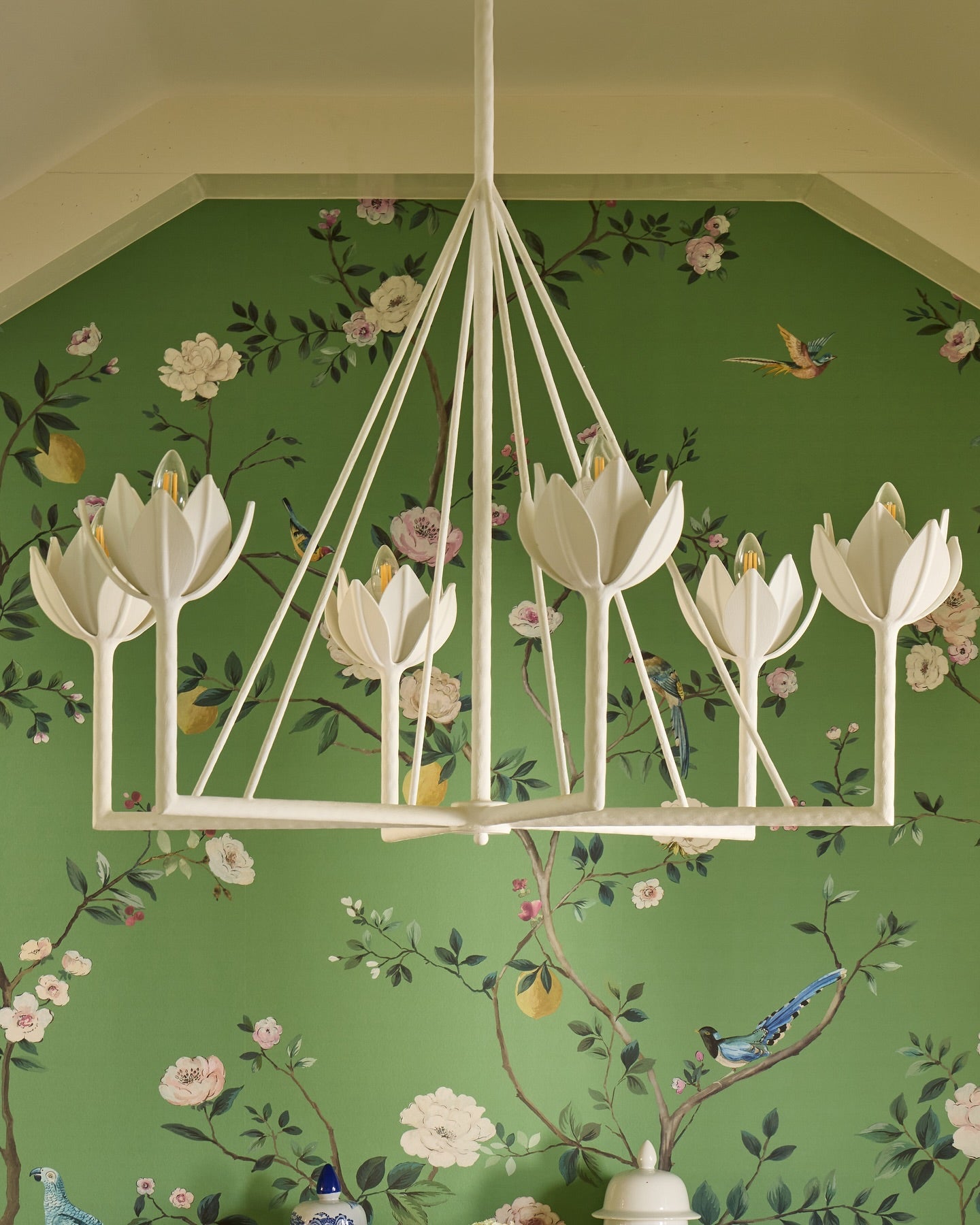 Alberto Modern Minimalist Floral Brass Chandelier - Neutralighting