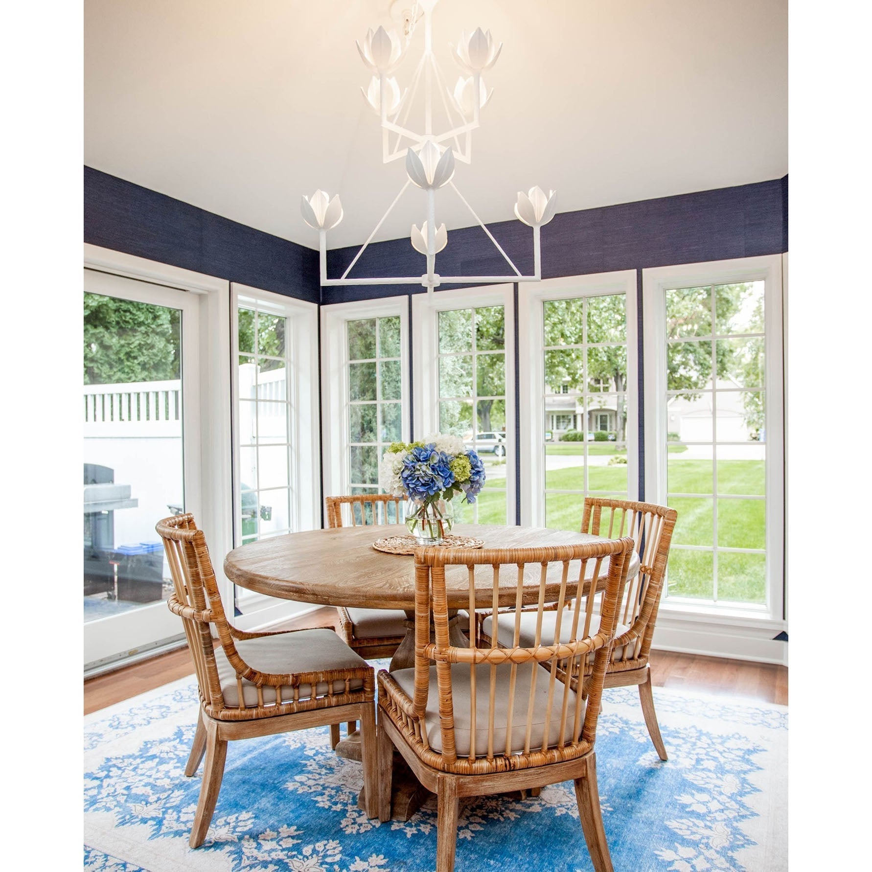 Alberto Modern Minimalist Floral Brass Chandelier - Neutralighting