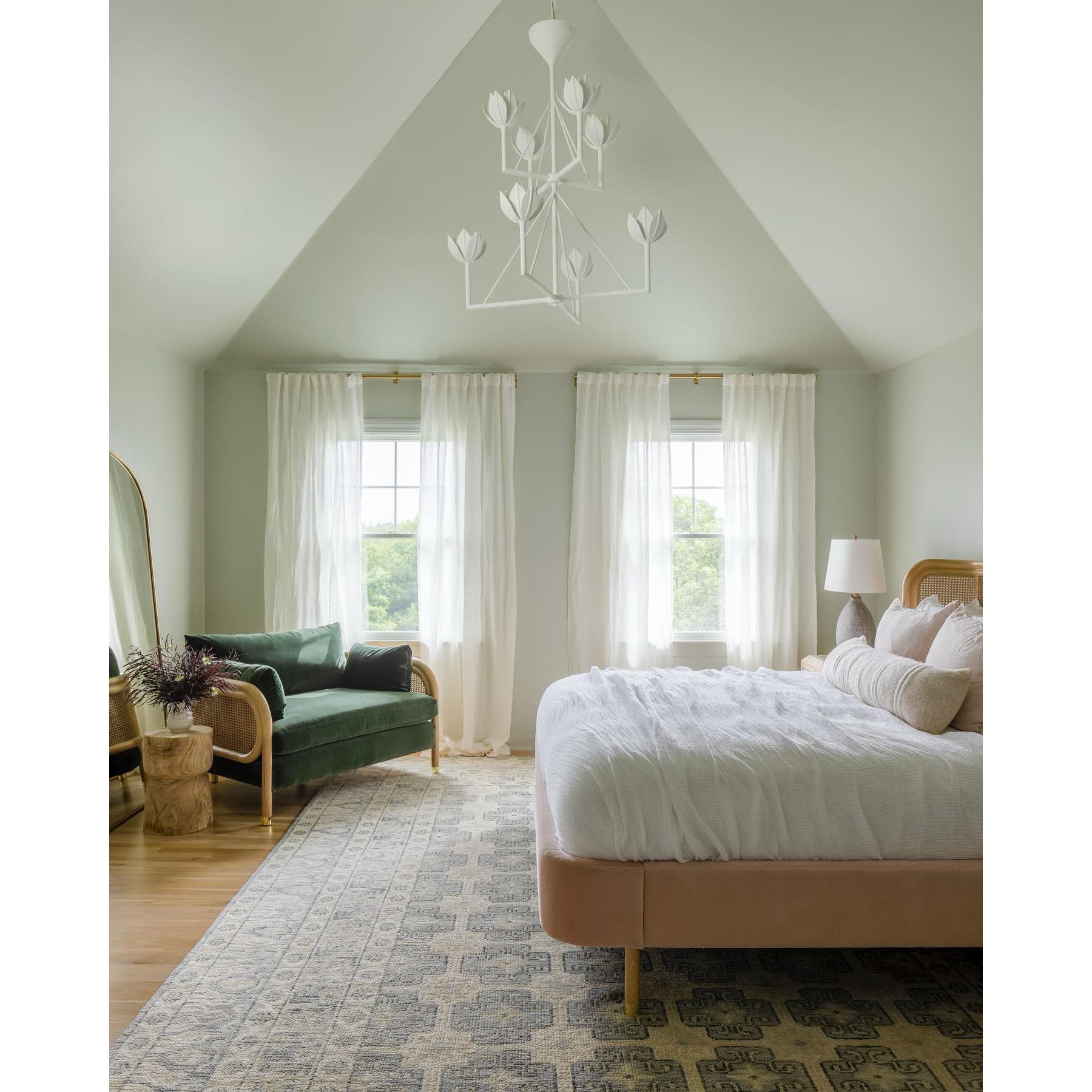 Alberto Modern Minimalist Floral Brass Chandelier - Neutralighting