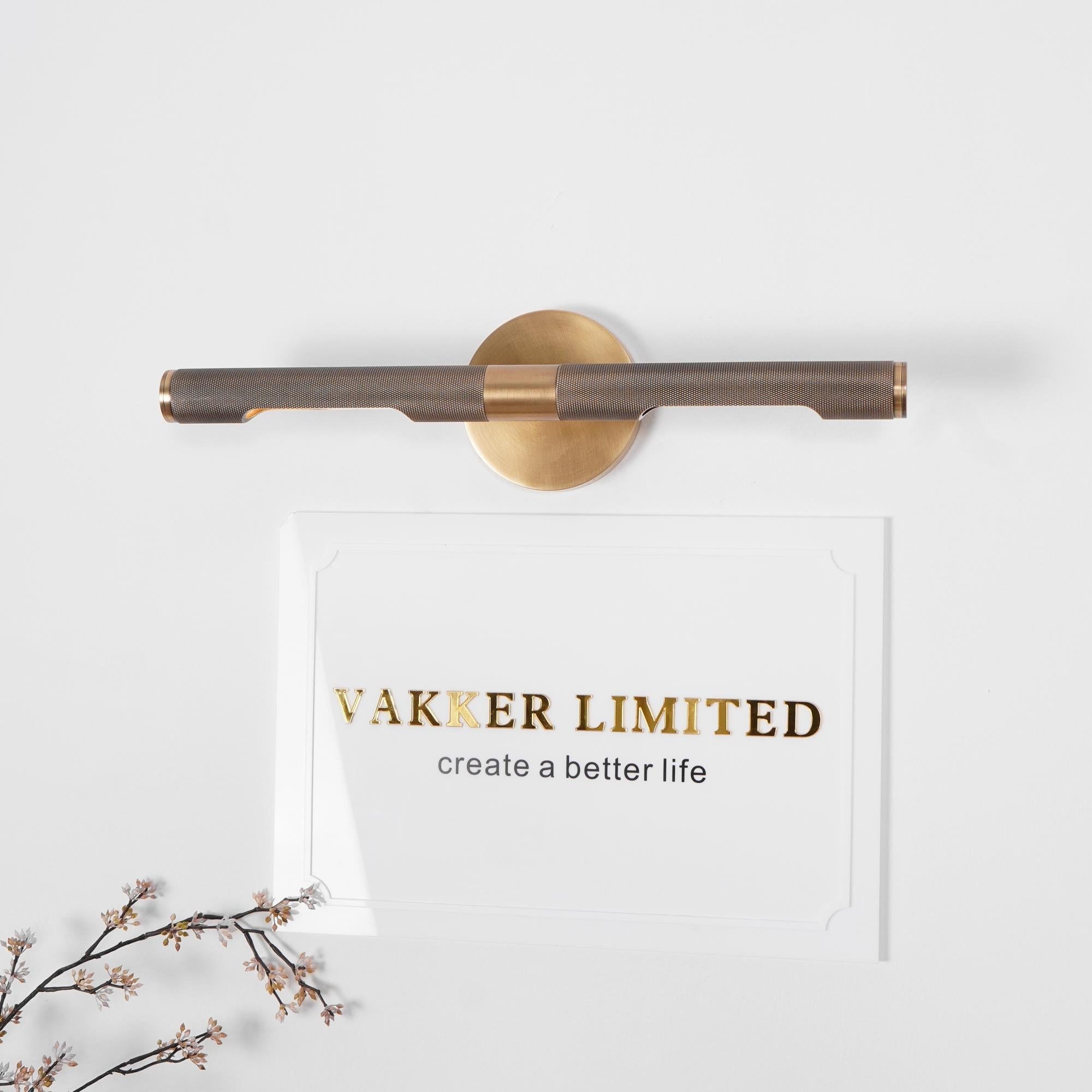 Solvain Modern Brass LED Wall Light - Neutralighting