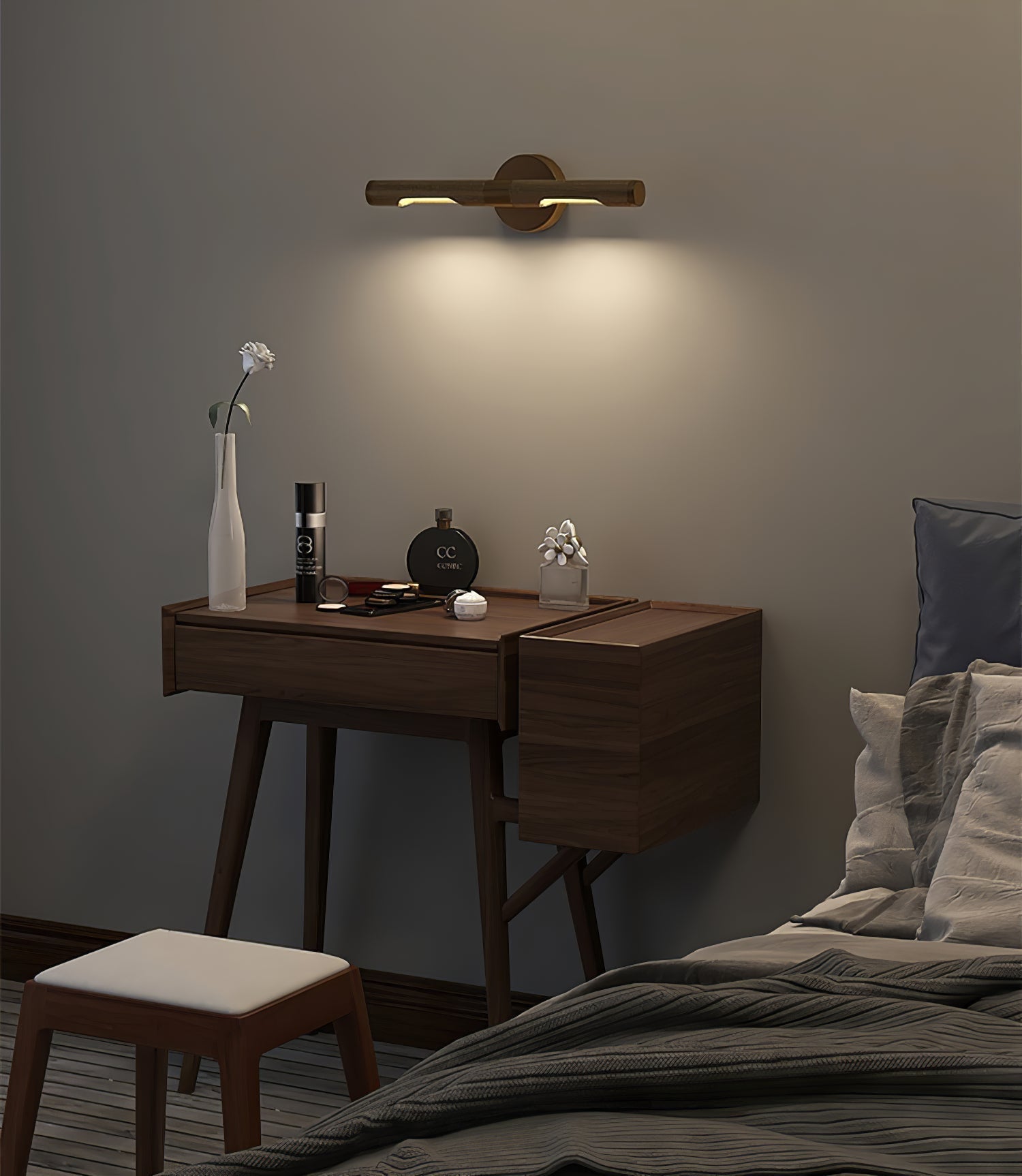 Solvain Modern Brass LED Wall Light - Neutralighting