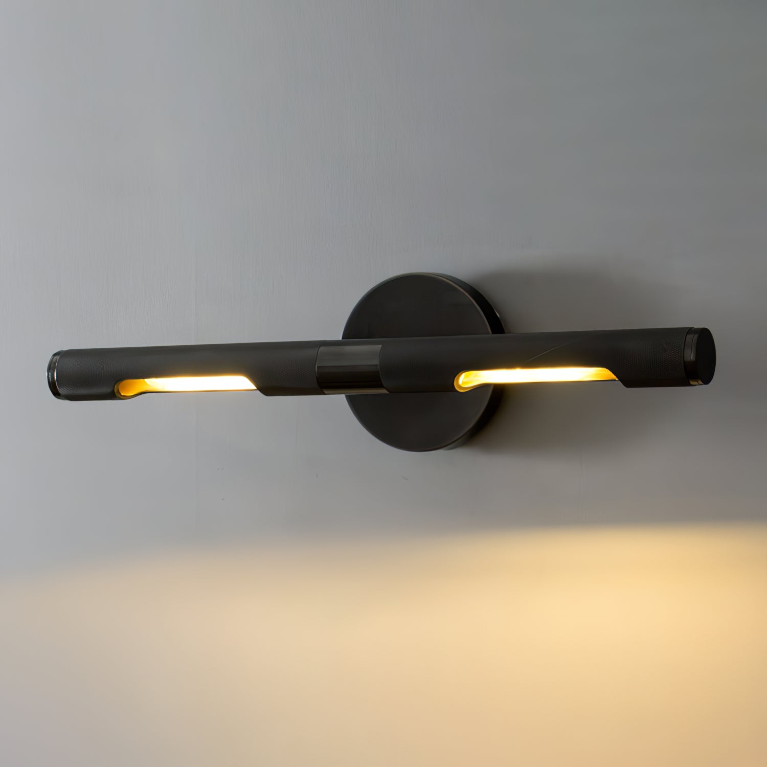 Solvain Modern Brass LED Wall Light - Neutralighting