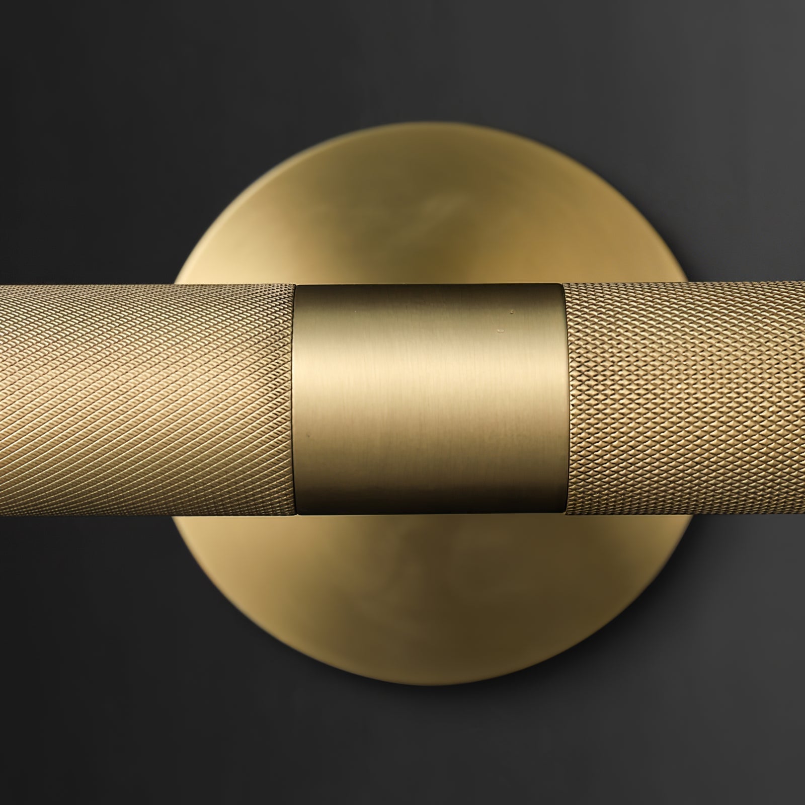 Solvain Modern Brass LED Wall Light - Neutralighting