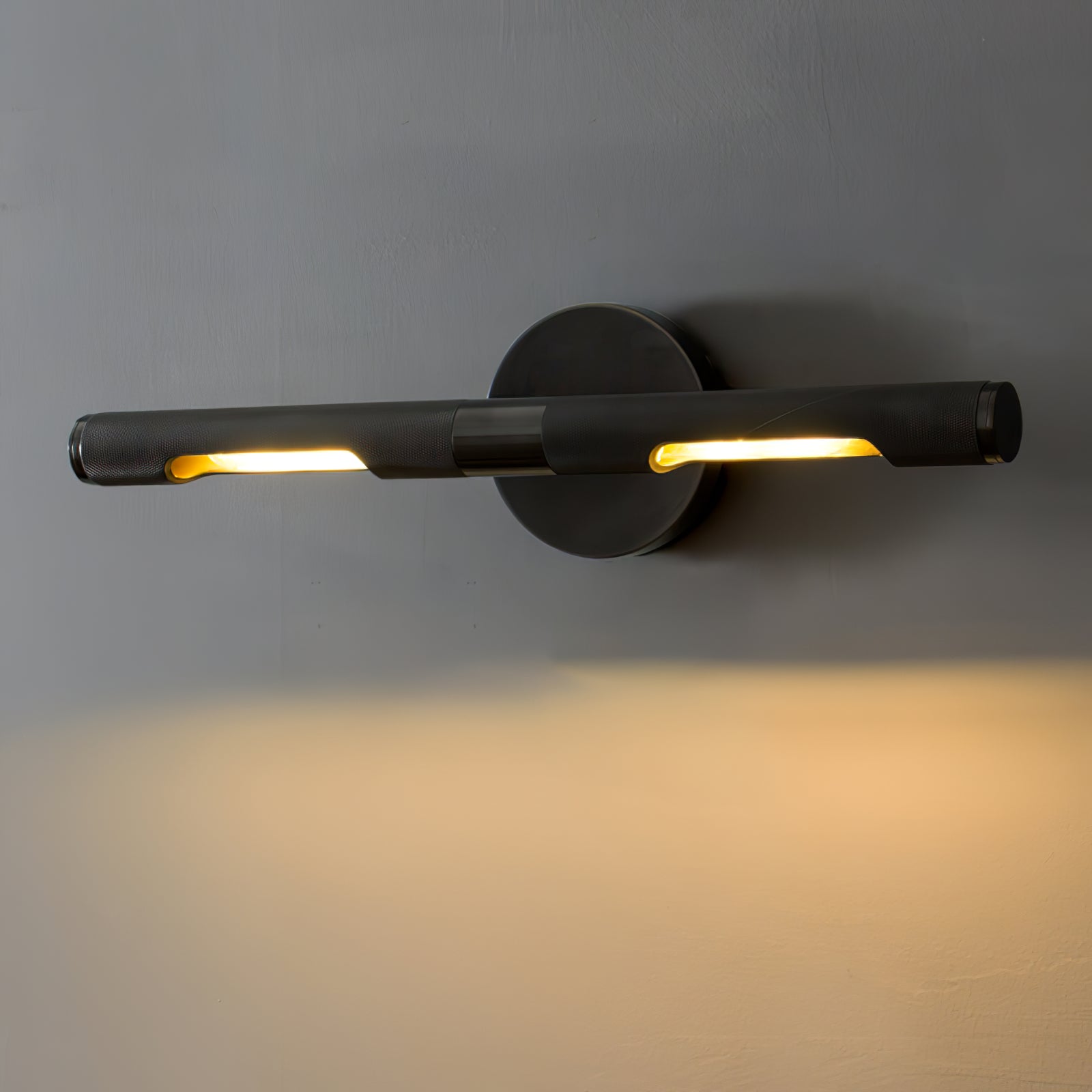 Solvain Modern Brass LED Wall Light - Neutralighting