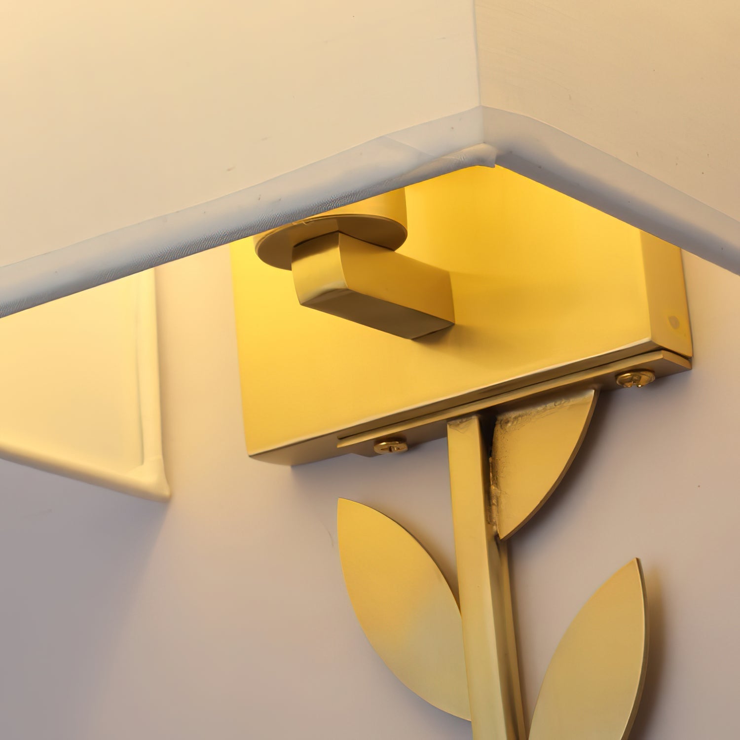 Plotuvyo Modern Minimalist Grove Brass Fabric Metal Wall Lamp - Neutralighting