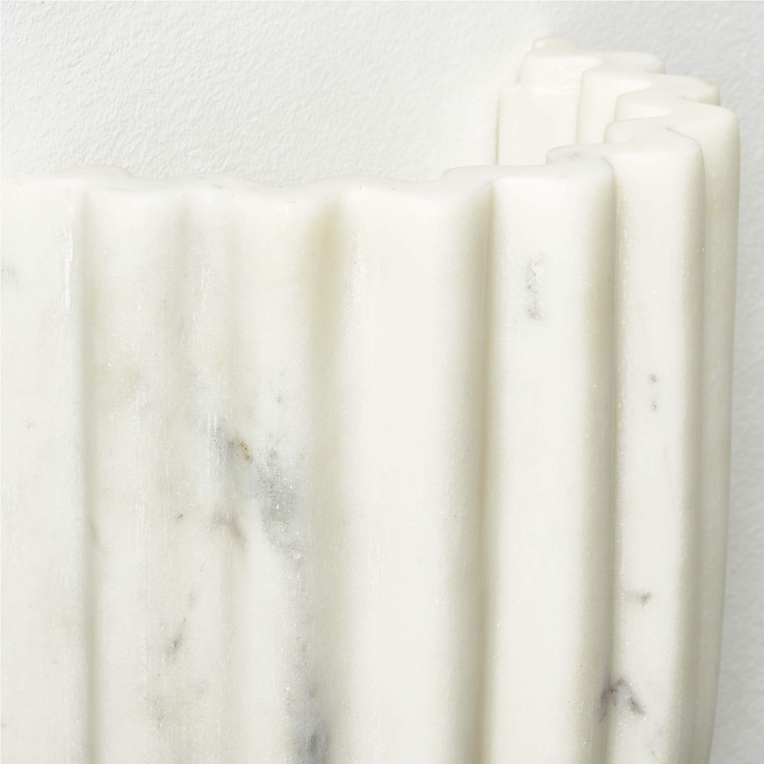 Tinduvys Elegance Ariel Single Marble Fluted Wall Lamp - Neutralighting