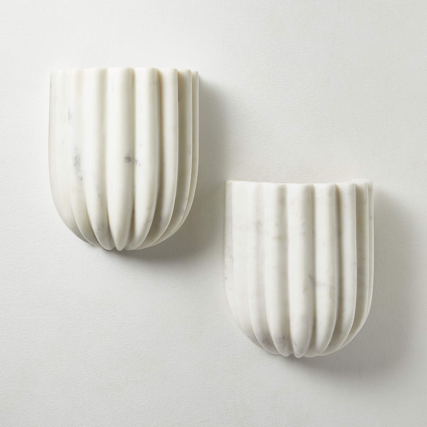 Tinduvys Elegance Ariel Single Marble Fluted Wall Lamp - Neutralighting