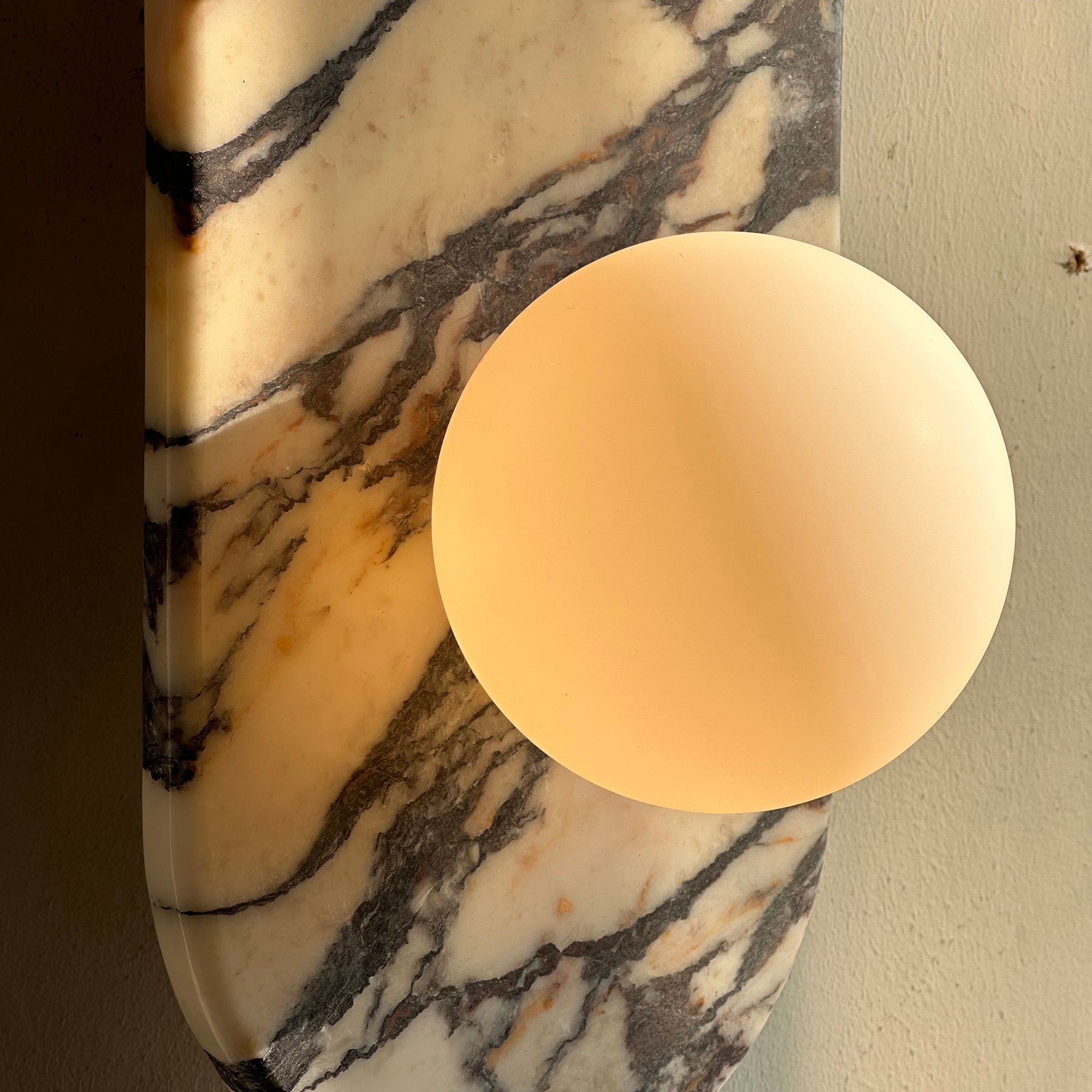 Alvuvyo Elegance Modern Marble Wall Lamp - Neutralighting