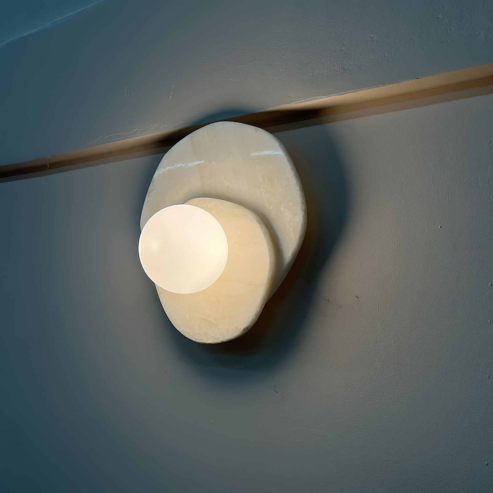Alorarae Organic Alabaster Wall Light - Neutralighting